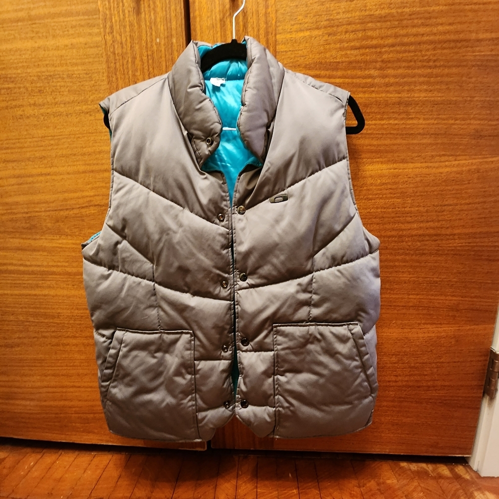 Oakley reversible puffer vest